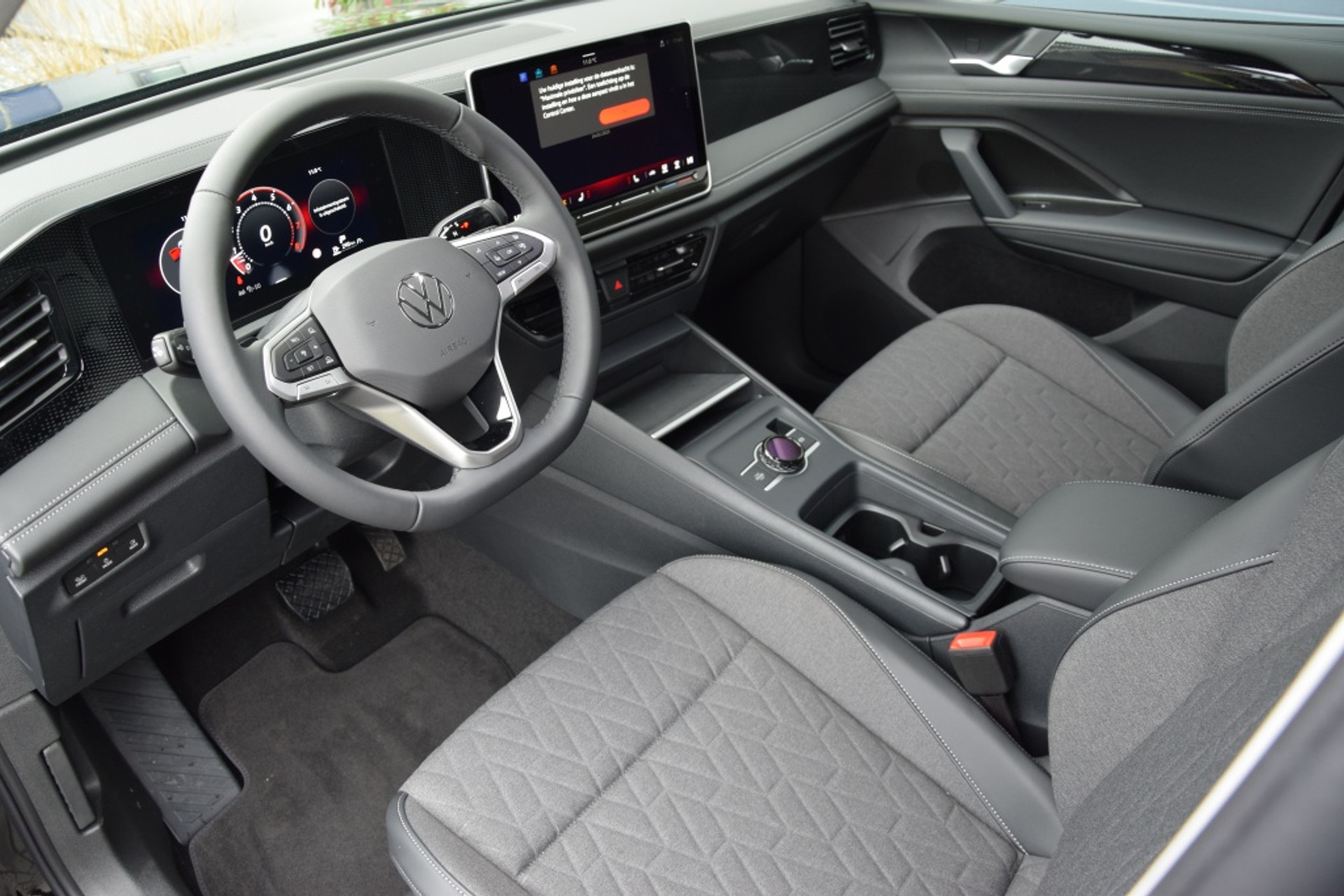 43139546-10.jpg