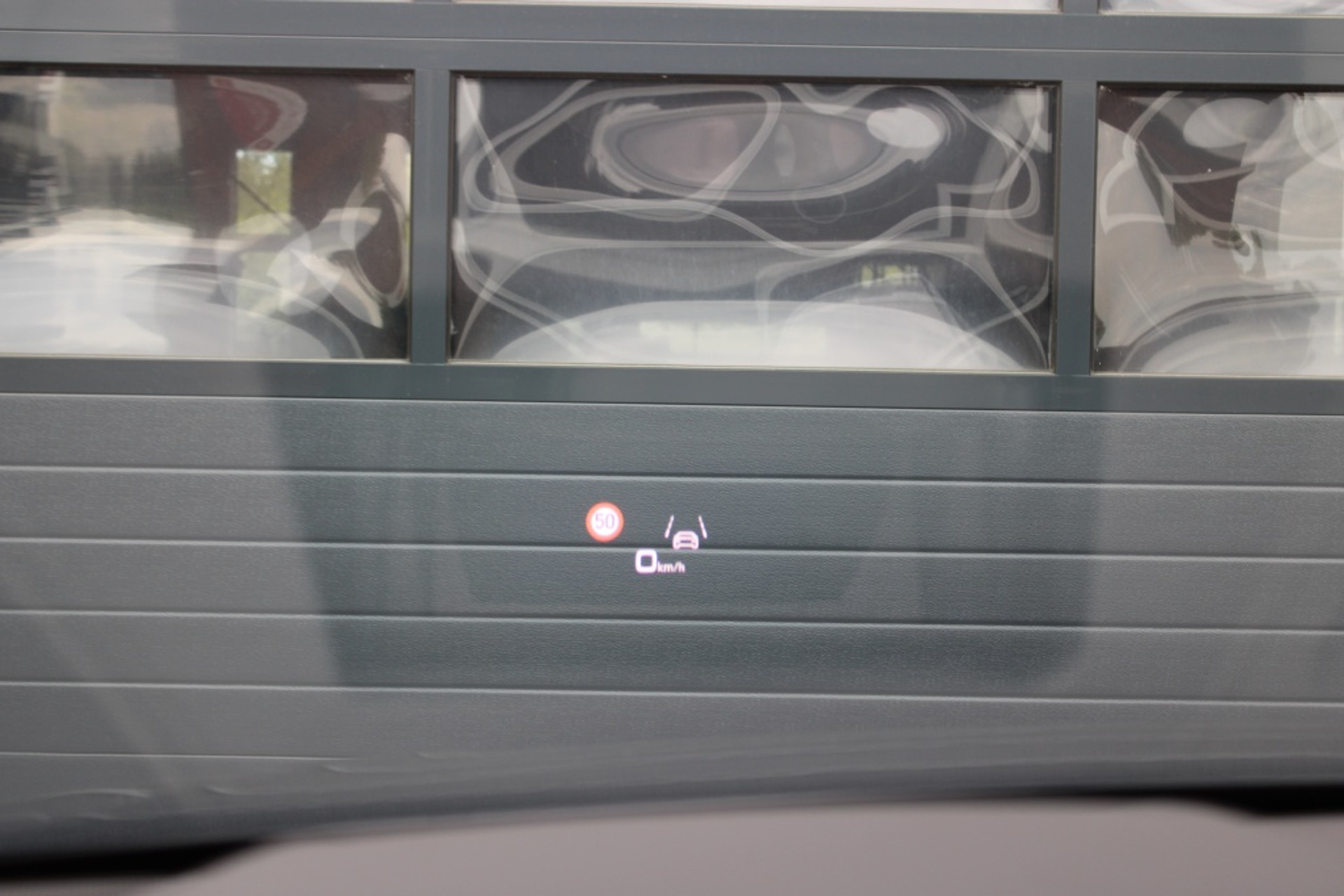 43983964-10.jpg