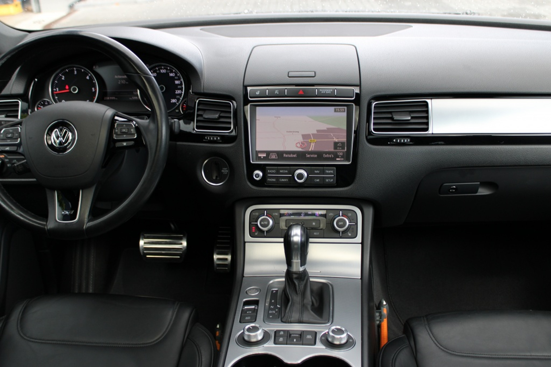 45200252-10.jpg