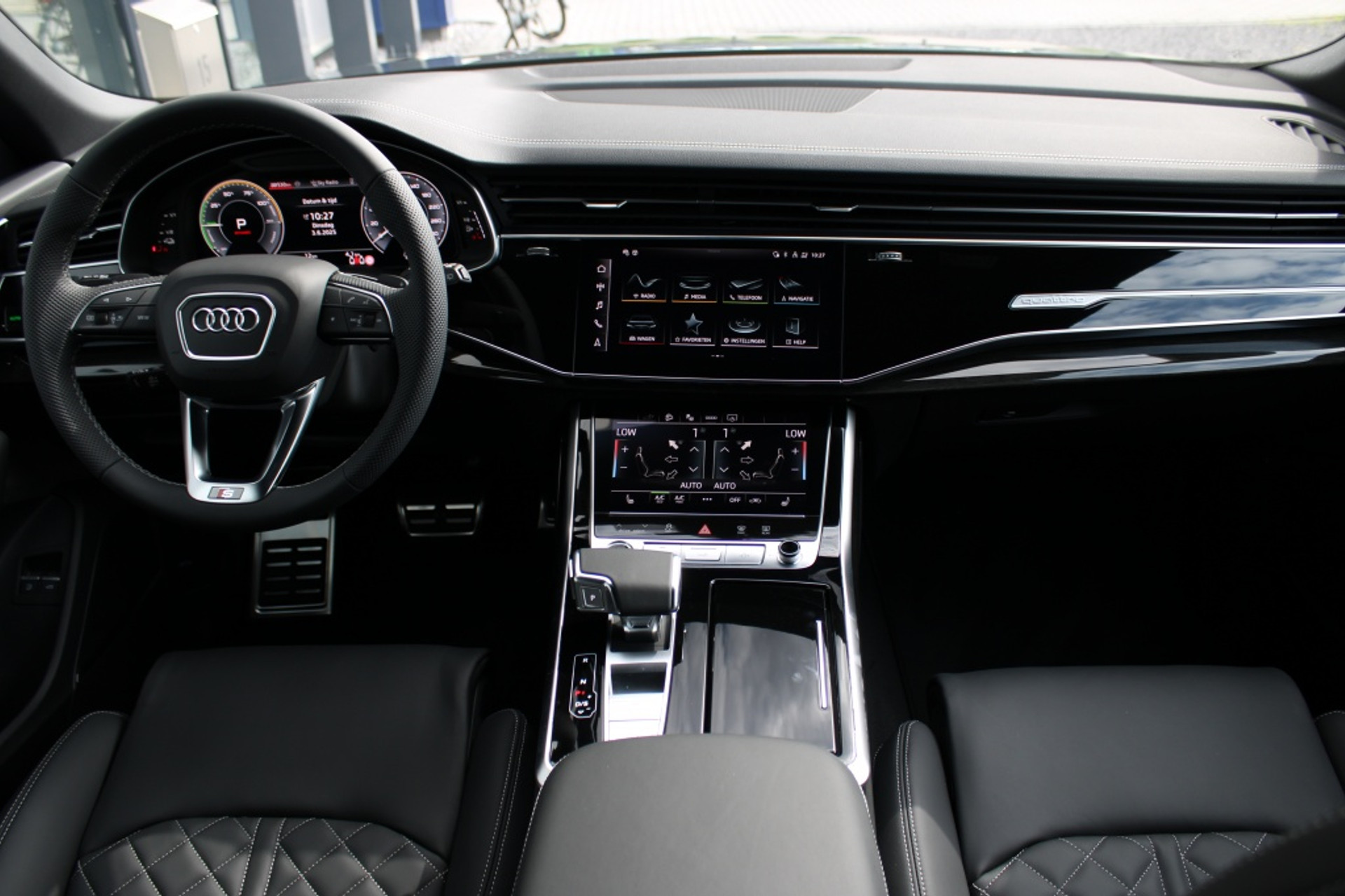 45401858-9.jpg