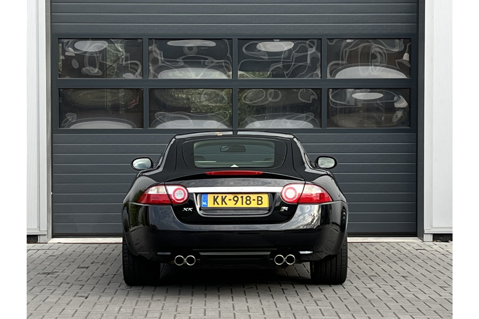 46946486-3.jpg