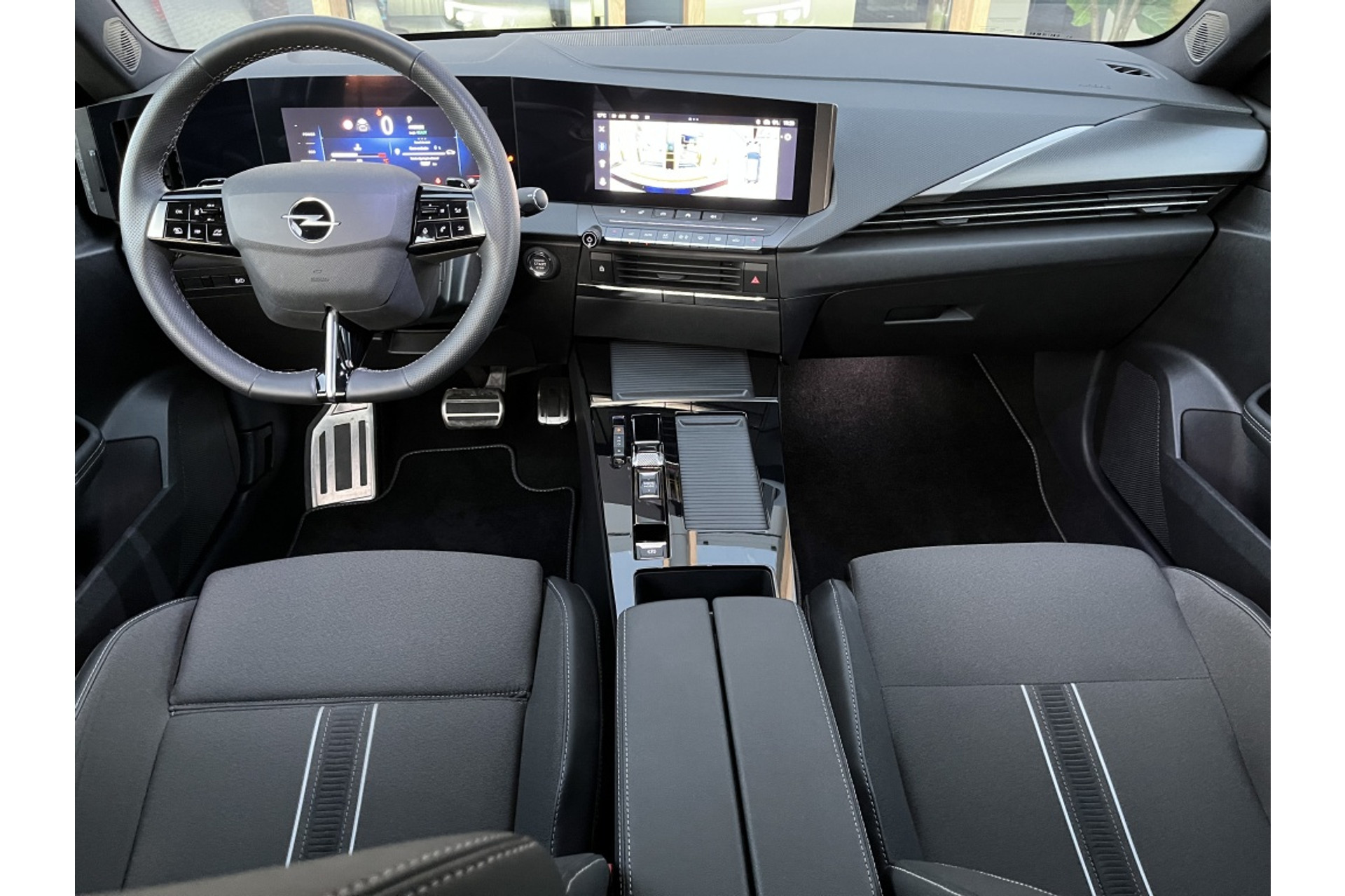 47843077-9.jpg