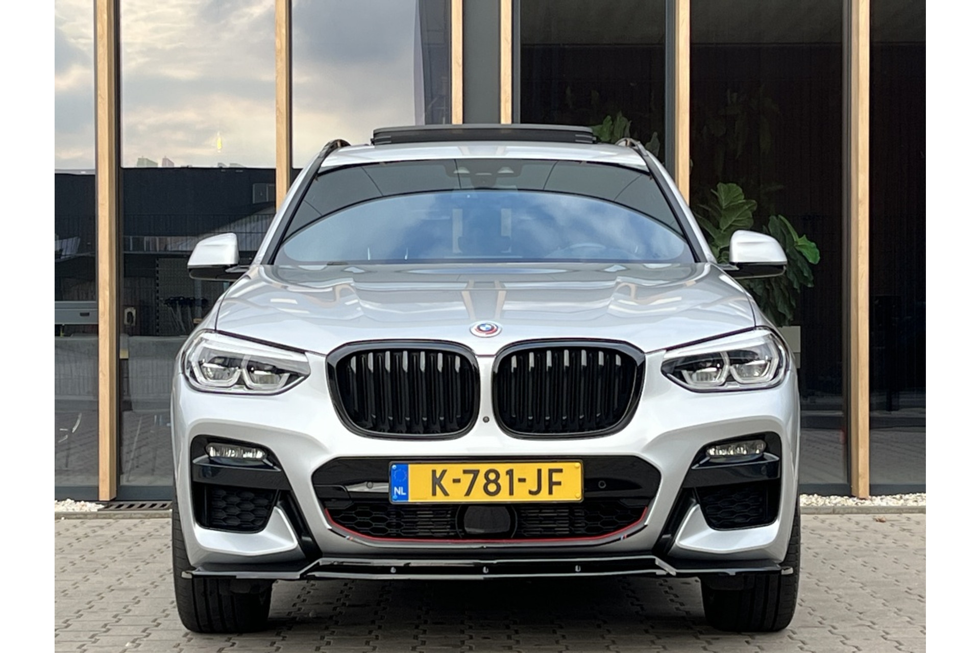 47975117-7.jpg